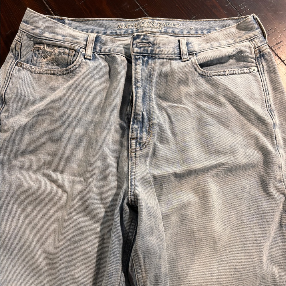 American Eagle Outfitters “Mom Jean” Light Blue Relaxed Womens Jeans